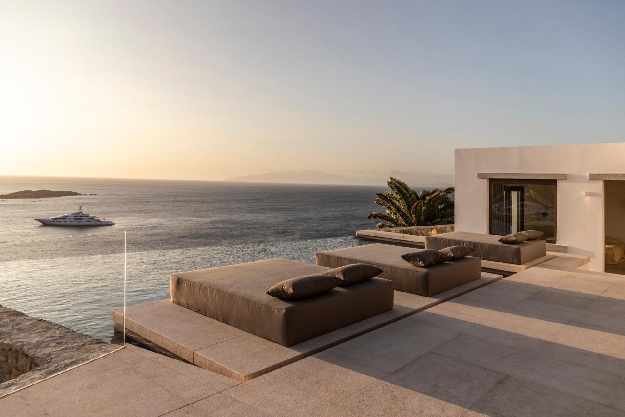 The Skyvilla Mykonos - A Landmark Property With Breathtaking Views Of The Psarou Bay Mykonos Town Eksteriør bilde